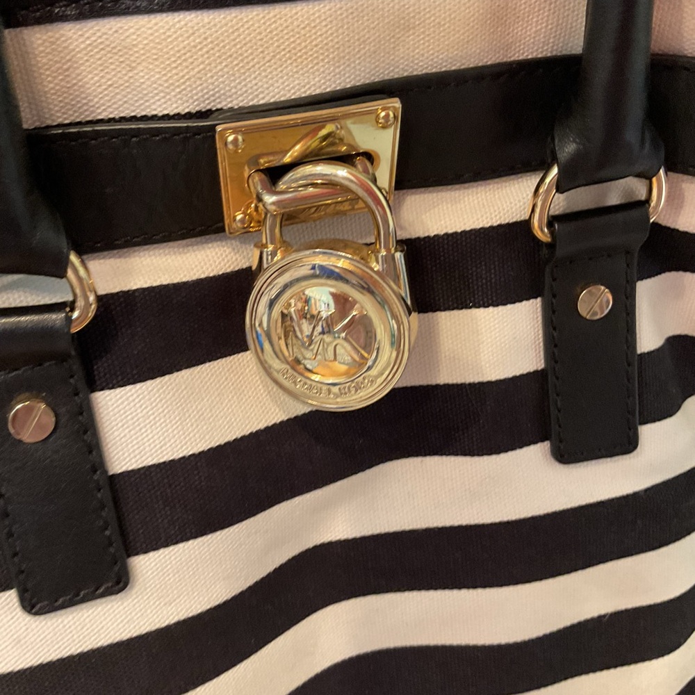 Michael Kors Striped Tote Bag #1644 - Picture 3 of 8